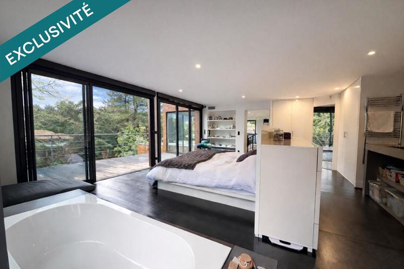 Maison - 240 m² - 6 pièces