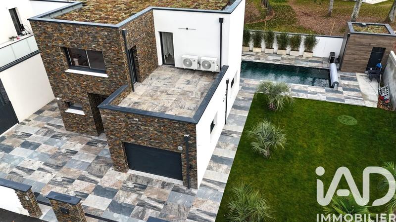 Maison - 153 m² - 7 pièces