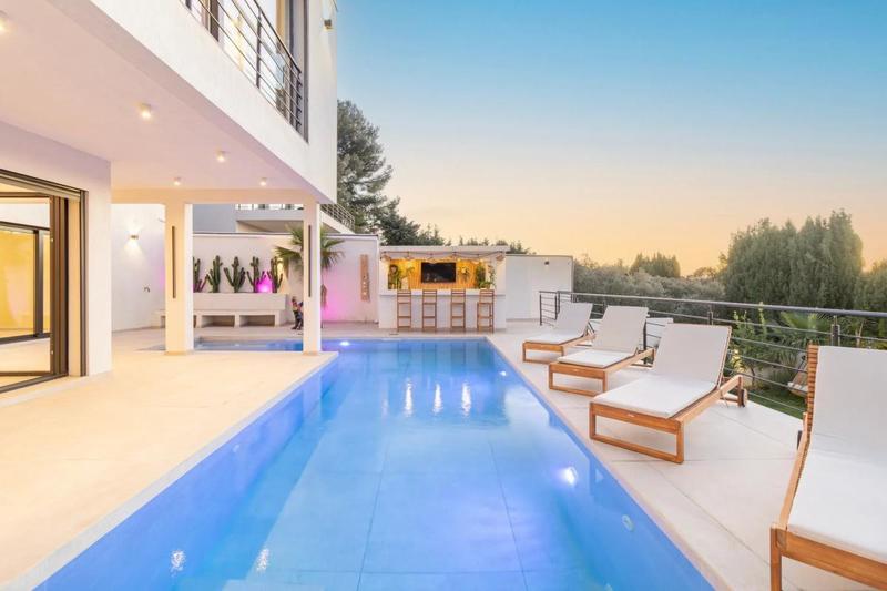 Villa - 250 m² - 7 pièces