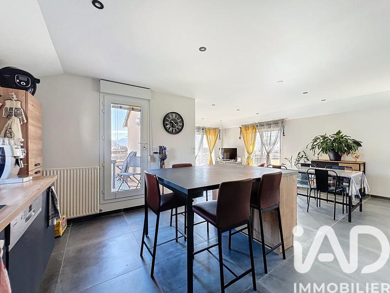 Appartement - 80 m² - 4 pièces