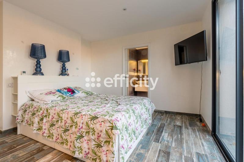 Villa - 344 m² - 7 pièces