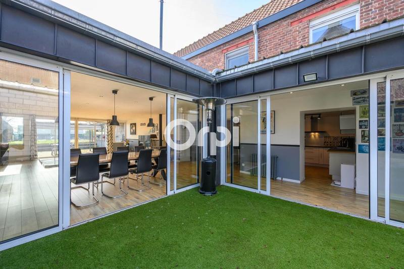 Maison - 200 m² - 6 pièces