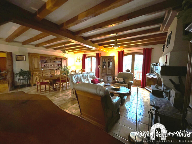 Maison - 161 m² - 6 pièces