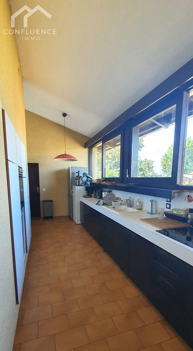 Villa - 200 m² - 7 pièces