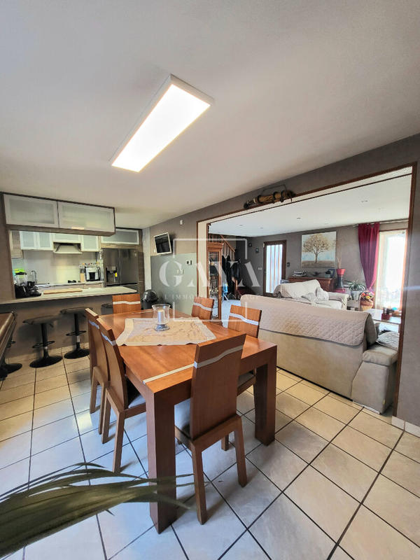 Maison - 110 m² - 5 pièces