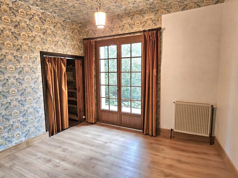 Maison - 226 m² - 7 pièces