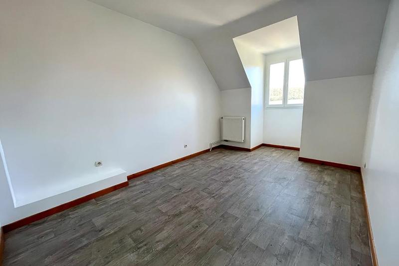 Maison - 92 m² - 6 pièces
