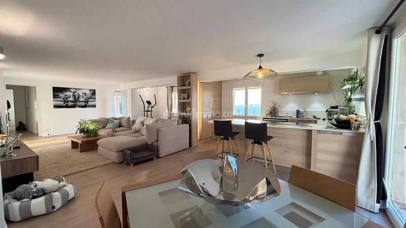 Appartement - 105 m² - 3 pièces