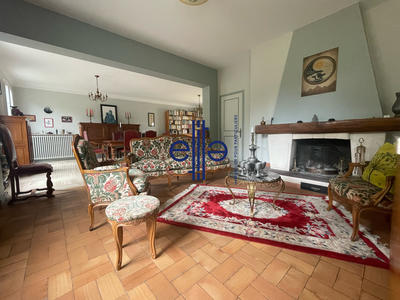 Maison - 203 m² - 7 pièces