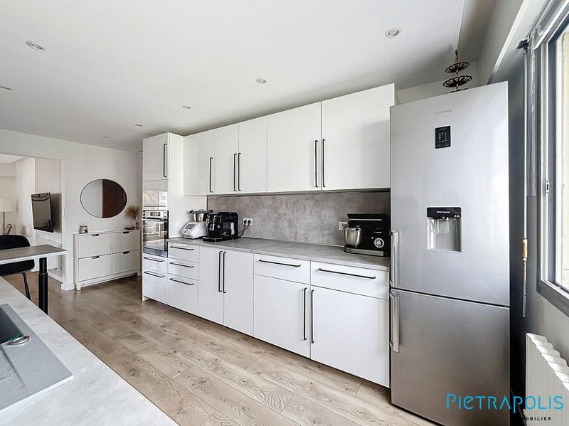 Appartement - 79 m² - 3 pièces