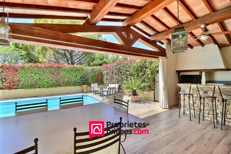 Villa - 210 m² - 9 pièces