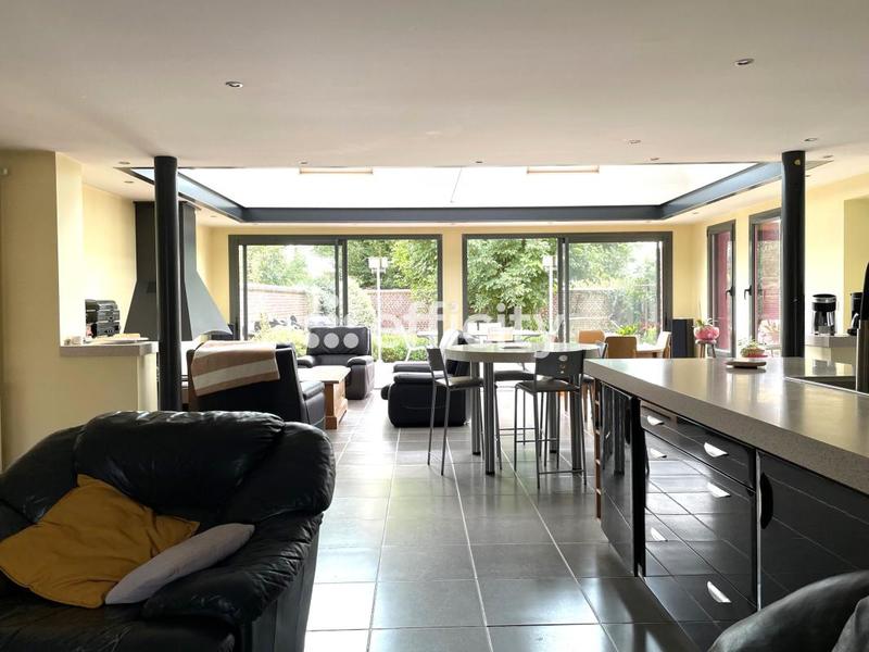 Maison traditionnelle - 190 m² - 5 pièces