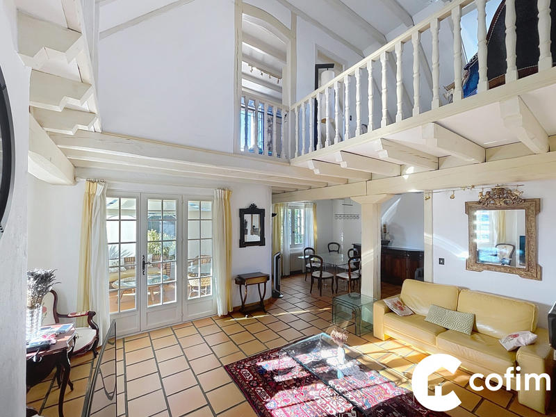 Maison traditionnelle - 150 m² - 8 pièces