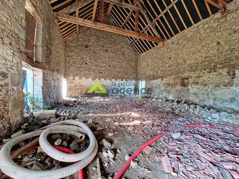 Maison - 200 m² - 2 pièces