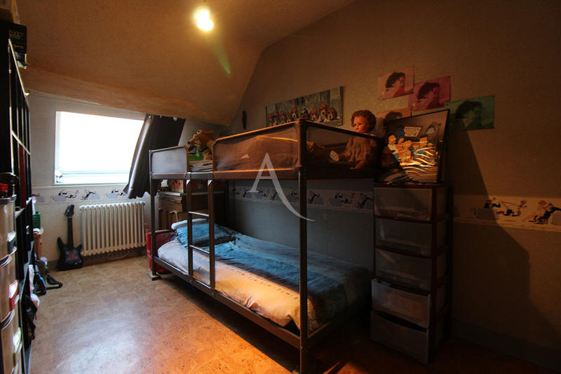 Maison - 180 m² - 8 pièces