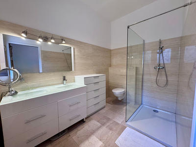 Villa - 213 m² - 5 pièces