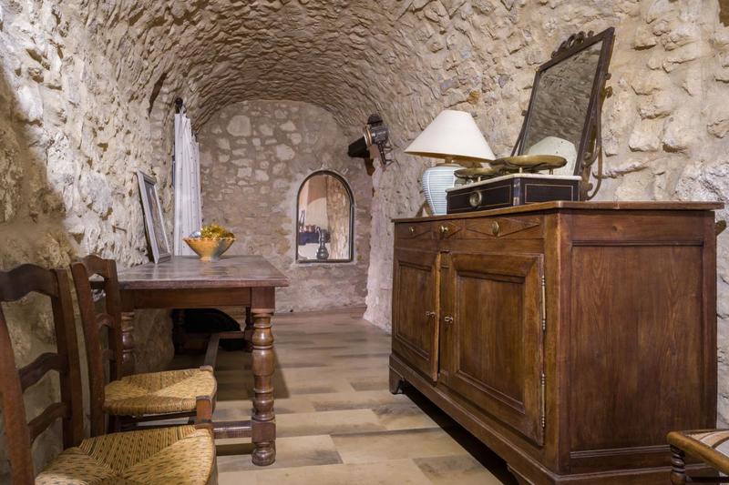 Maison en pierre - 256 m² - 8 pièces