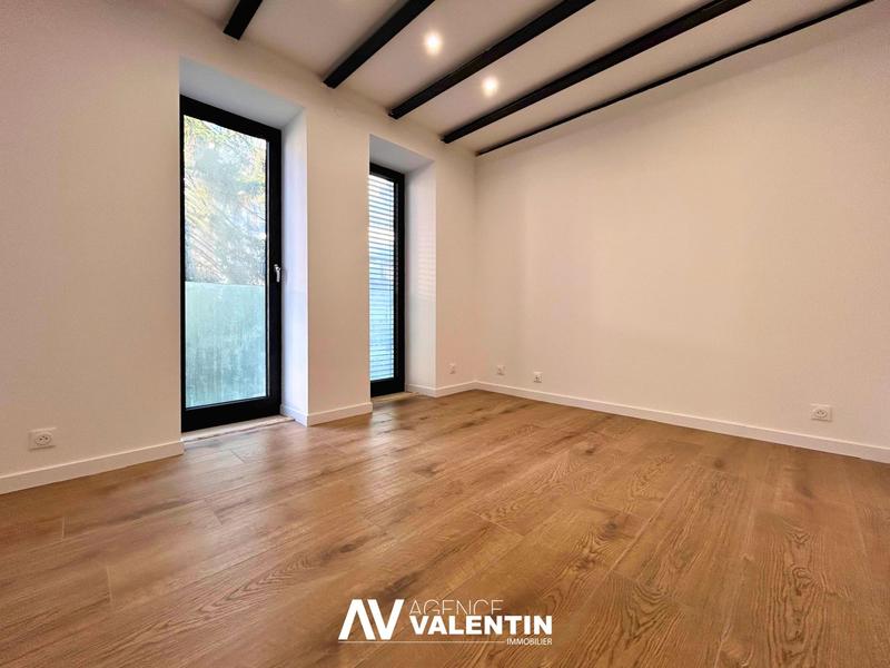 Maison - 221 m² - 9 pièces