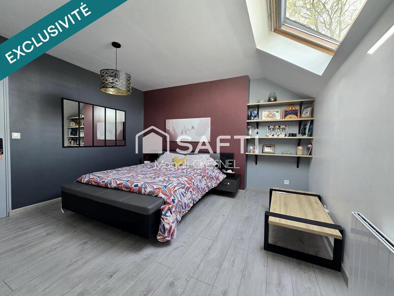 Maison - 242 m² - 10 pièces