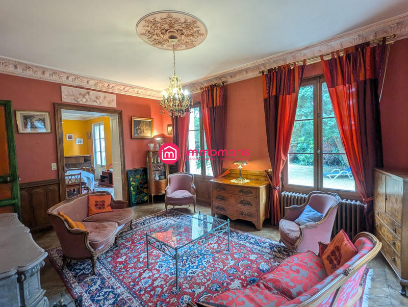 Maison - 203 m² - 9 pièces