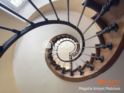 Propriété - 820 m² - 11 pièces