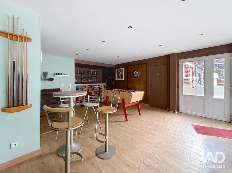 Maison - 449 m² - 9 pièces