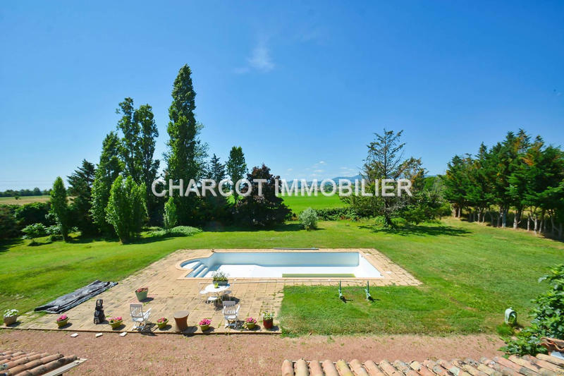 Maison - 281 m² - 6 pièces