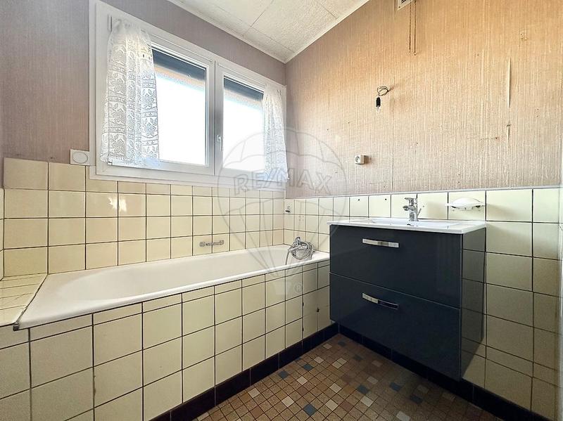 Maison - 96 m² - 5 pièces