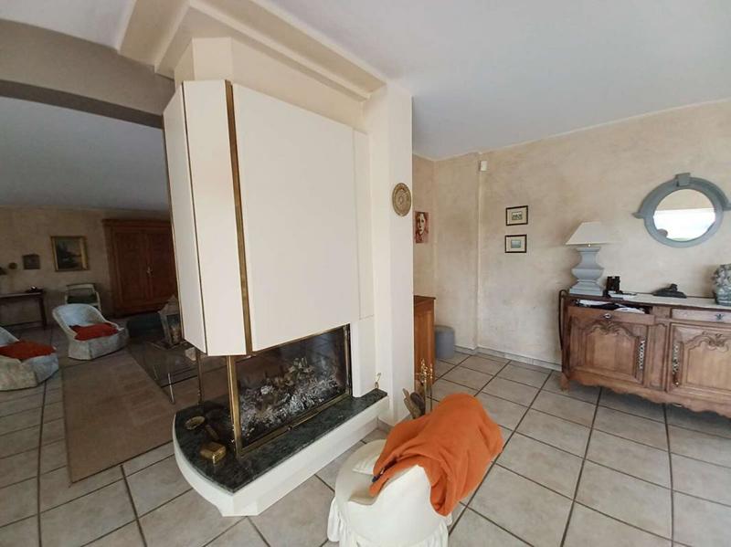 Maison - 233 m² - 5 pièces