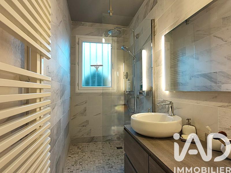 Appartement - 102 m² - 6 pièces