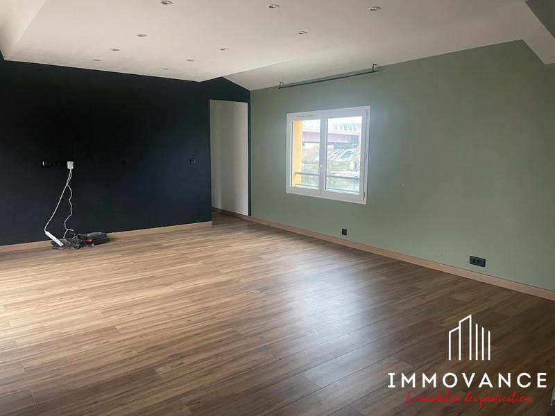 Local commercial - 704 m²