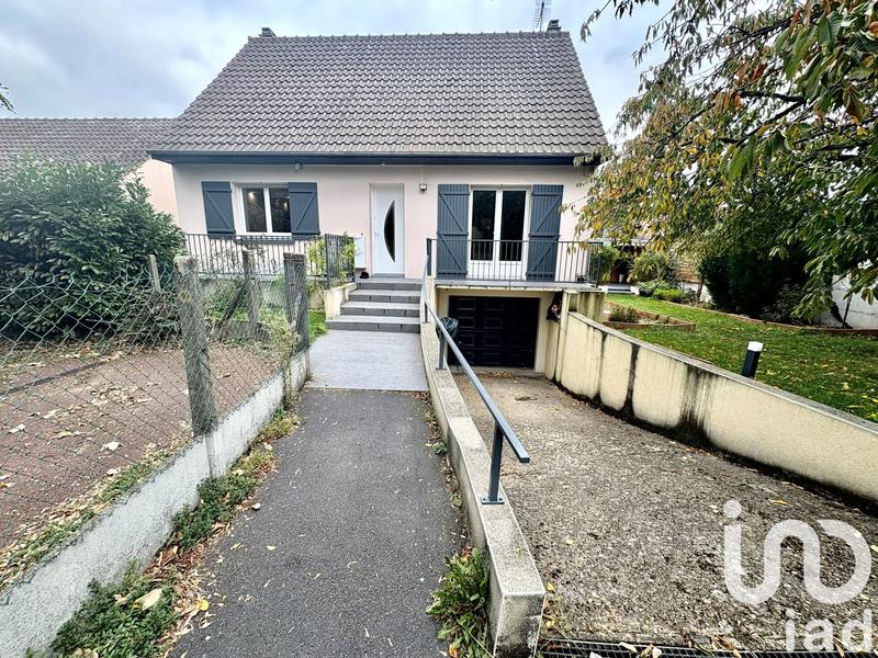 Maison - 137 m² - 8 pièces