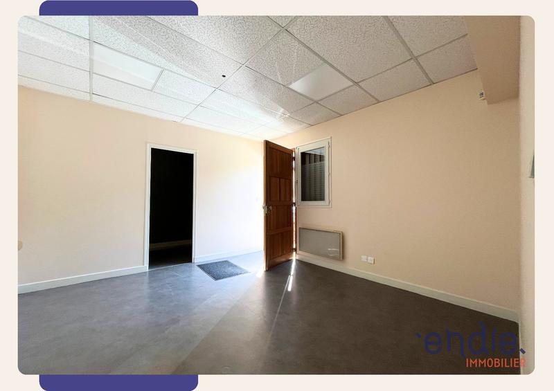 Local d'activités - 95 m² - 6 pièces