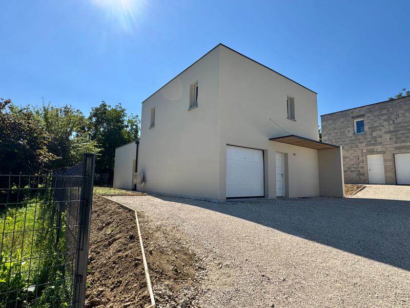 Maison - 121 m² - 5 pièces