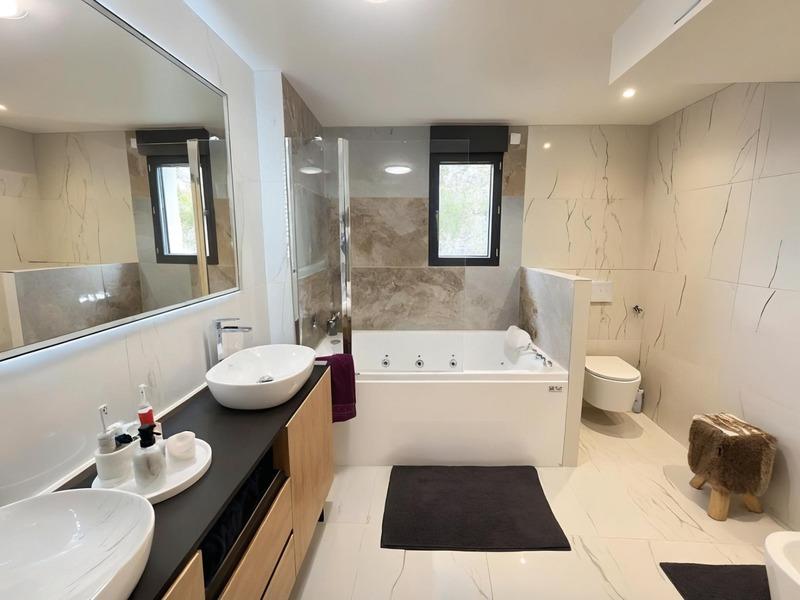 Maison - 123 m² - 5 pièces