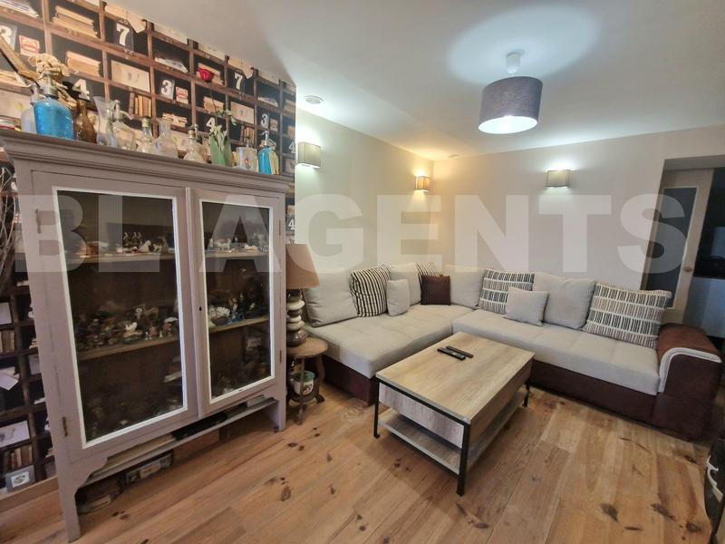 Maison - 220 m² - 8 pièces