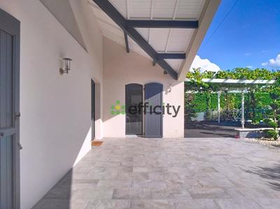 Maison - 205 m² - 8 pièces