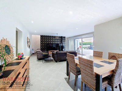 Maison - 186 m² - 6 pièces