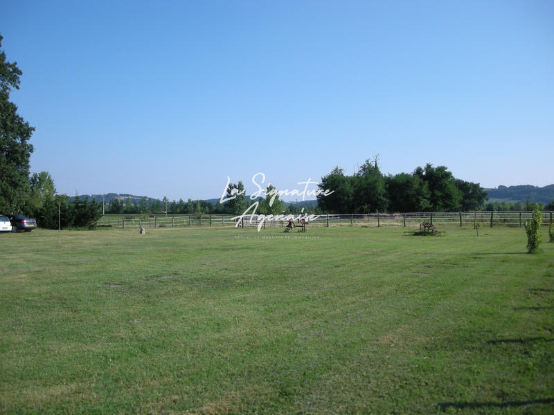 Maison - 341 m² - 16 pièces