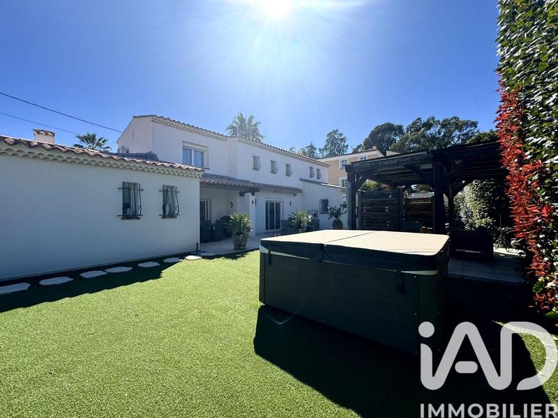 Maison - 170 m² - 8 pièces