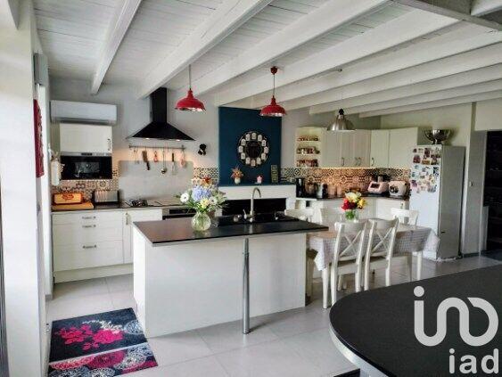 Maison - 215 m² - 8 pièces