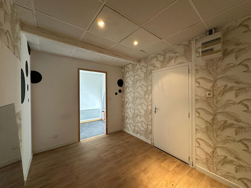 Local commercial - 51 m² - 4 pièces
