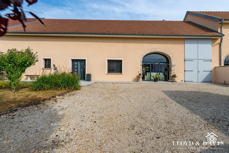 Maison - 180 m² - 5 pièces