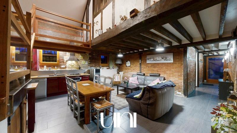 Maison - 630 m² - 30 pièces