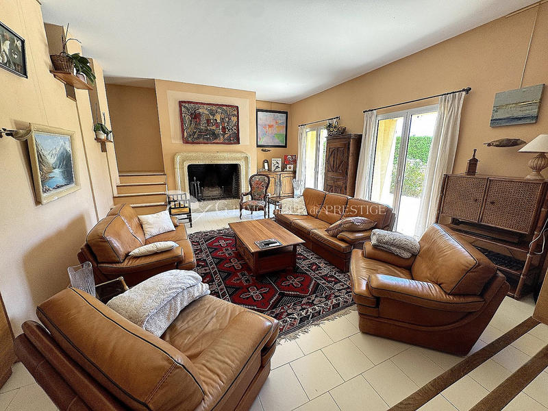 Mas - 257 m² - 9 pièces