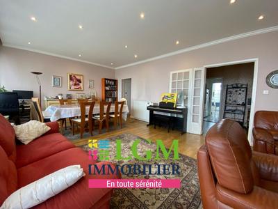 Appartement - 120 m² - 4 pièces
