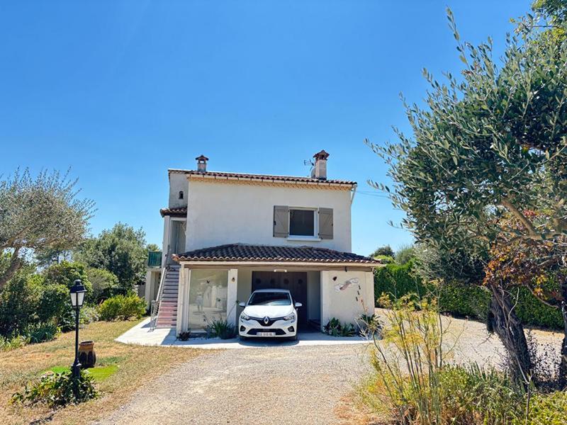 Maison - 120 m² - 8 pièces