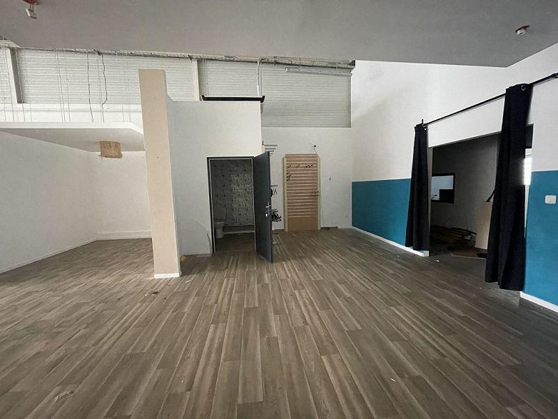 Local commercial - 250 m² - 1 pièce