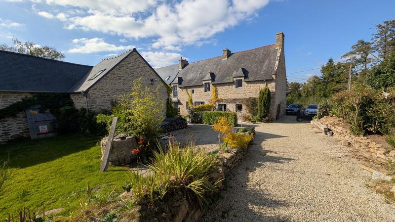 Maison ancienne - 170 m² - 8 pièces