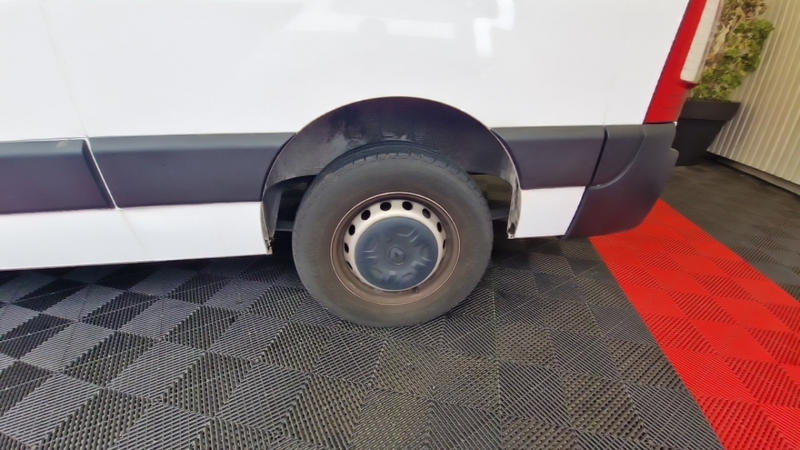 Renault Master f3300 l2h2 blue dci 135 confort